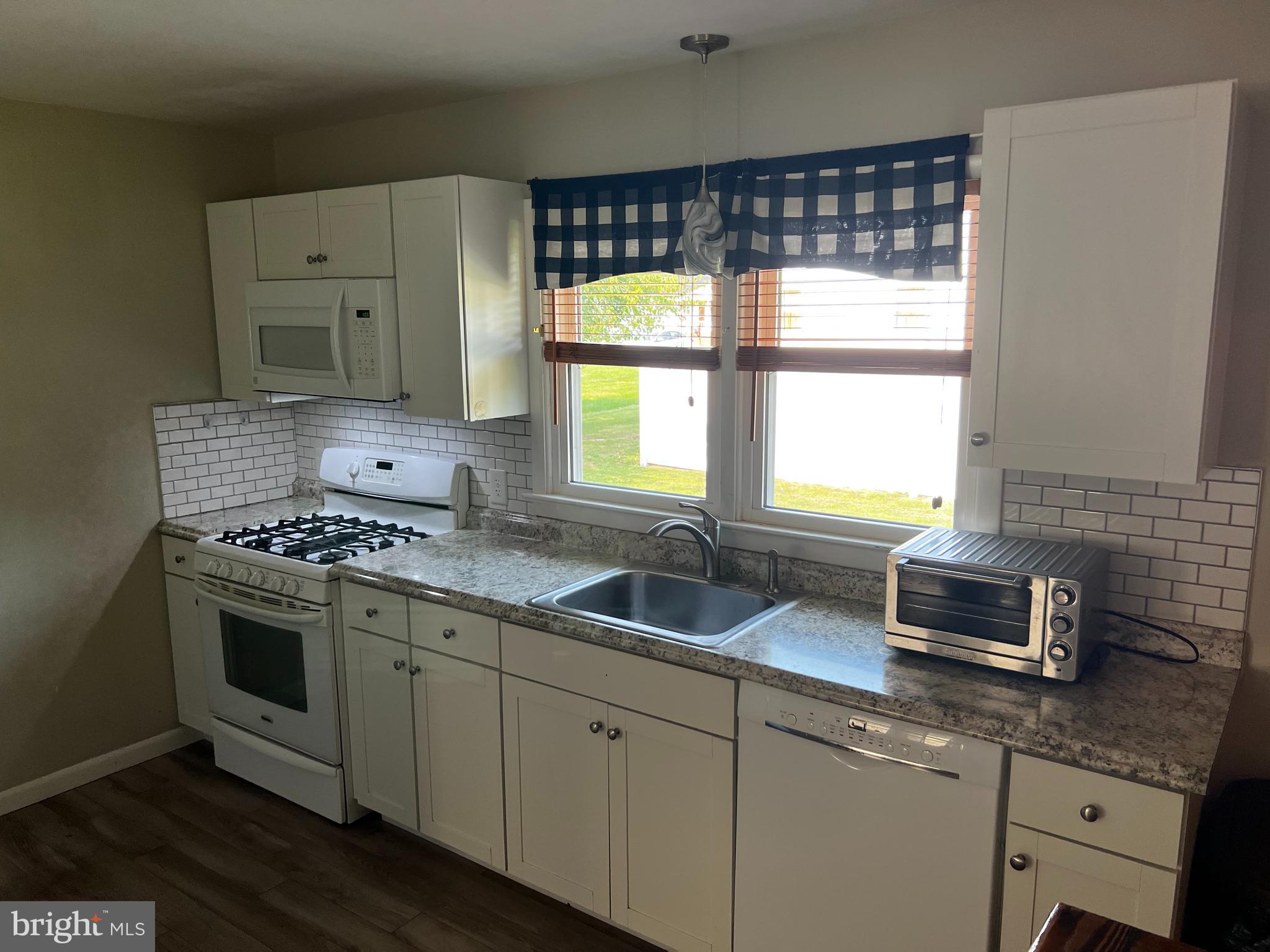 122 Harvard Road Pennsville, NJ 08070 - Photo 7 of 16 Kitchen Counter Area