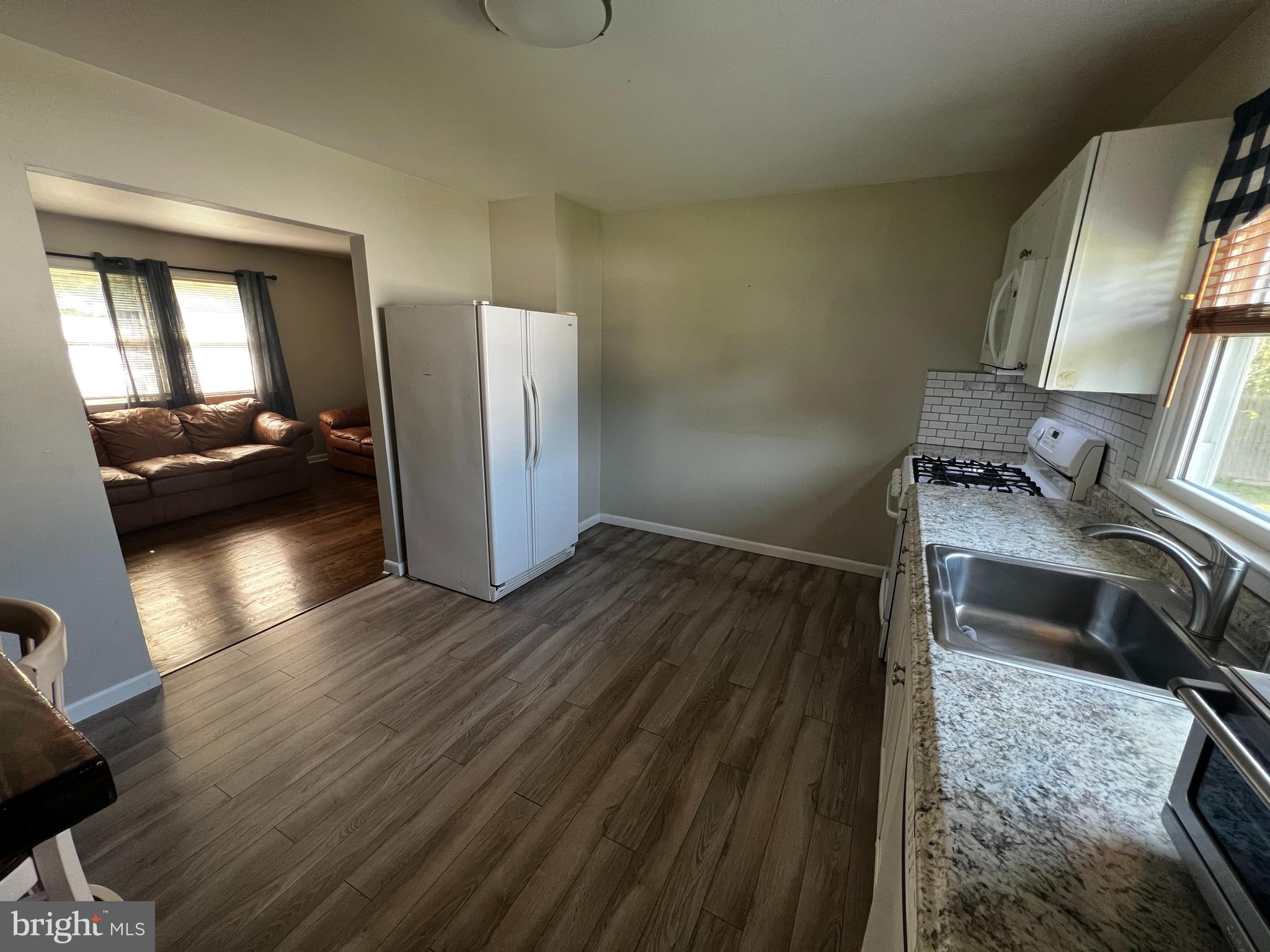 122 Harvard Road Pennsville, NJ 08070 - Photo 10 of 16 Kitchen