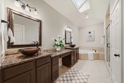 $539,000 | 5539 Kiam Street, Houston, TX 77007