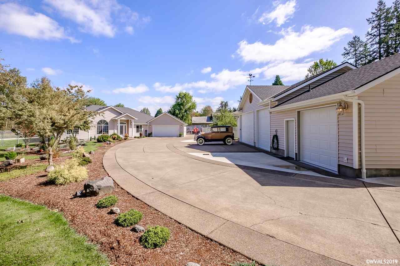 2595 Northwest Gibson Hill Road Albany, OR 97321 - Photo 39 of 41