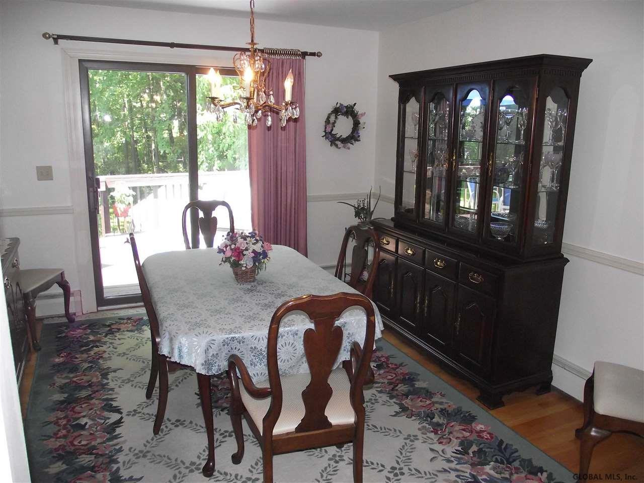 893 Randall Road Niskayuna, NY 12309 - Photo 7 of 23 Photo 7