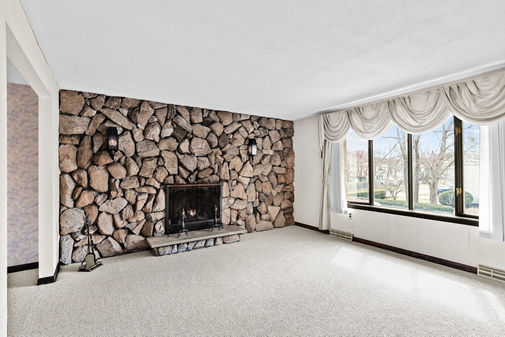26 Leon Road Holbrook, MA 02343 - Photo 4 of 38