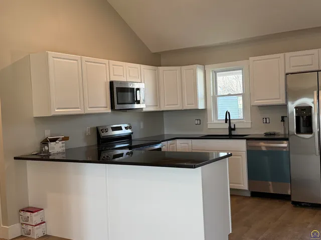 $349,000 | 406 Yuba Street, Burlington, KS 66839