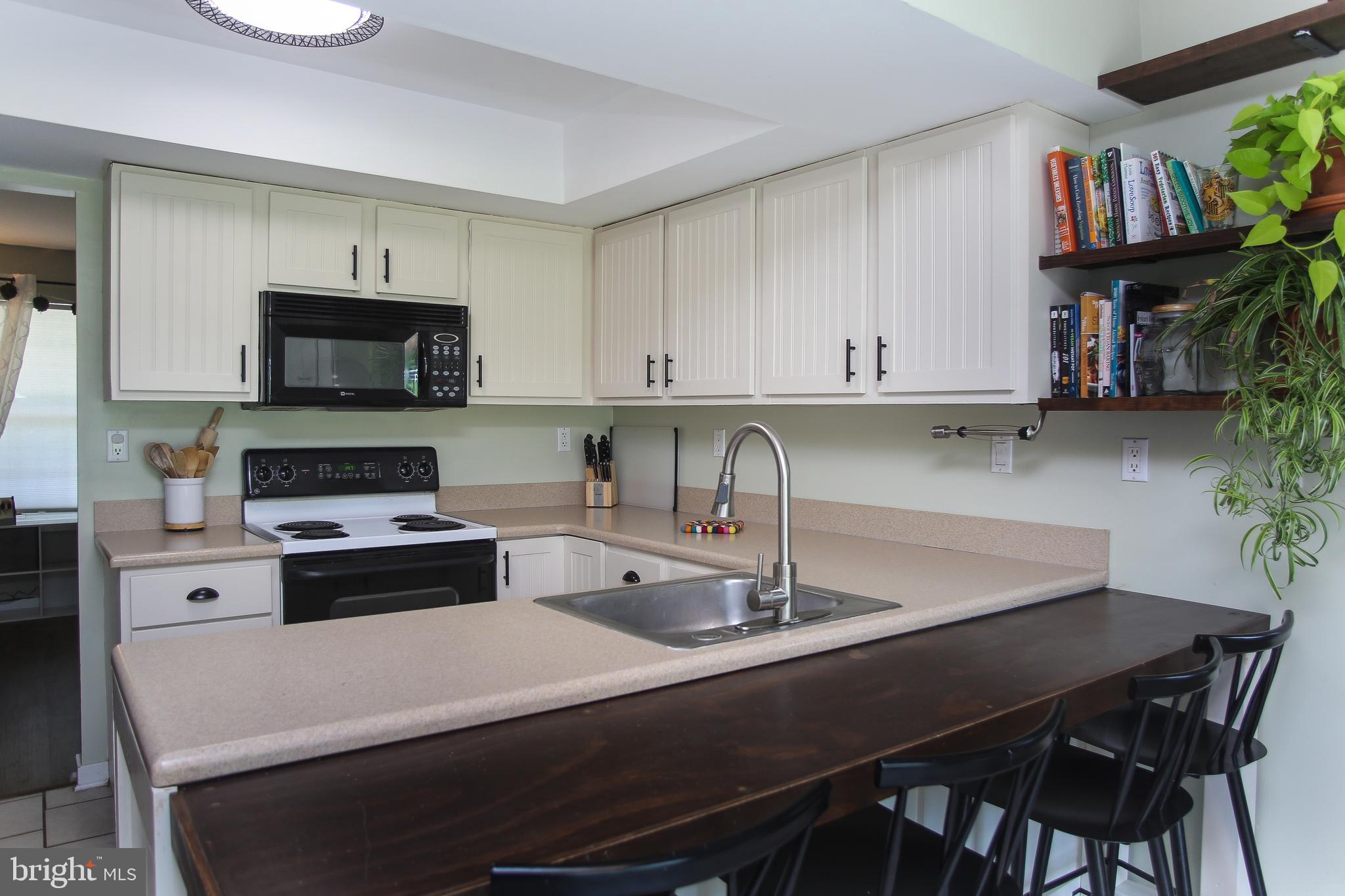 171 Elephant Road Dublin, PA 18917 - Photo 10 of 30 Kitchen