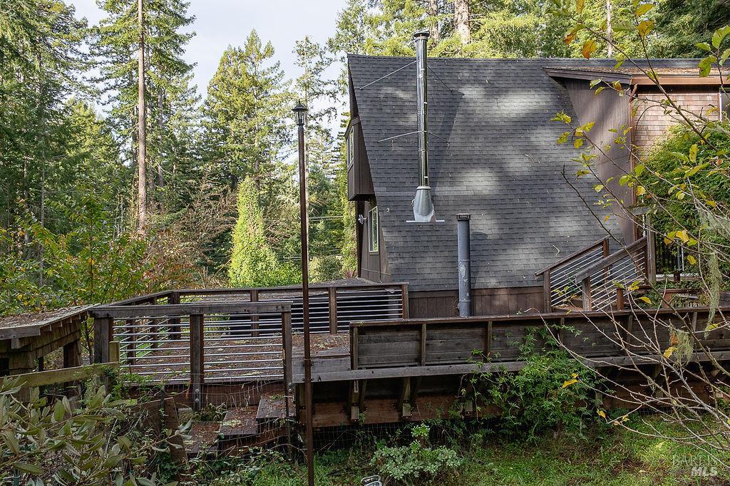 46151 Pacific Woods Road Gualala, CA 95445 - Photo 22 of 25 a view of a back yard from a balcony