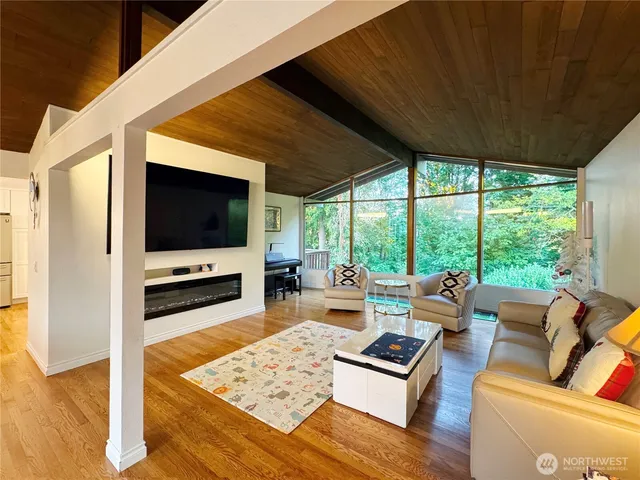 $2,100,000 | 4448 144th Avenue Southeast, Bellevue, WA 98006