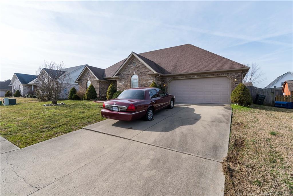 5528 Raintree Ridge Jeffersonville, IN 47130 - Photo 6 of 36 Gallery Image 6