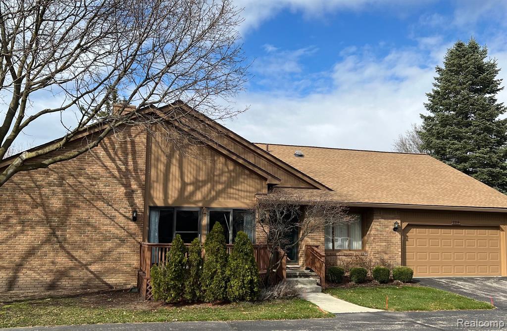 2218 London Bridge Drive Rochester, MI 48307 - Photo 2 of 21