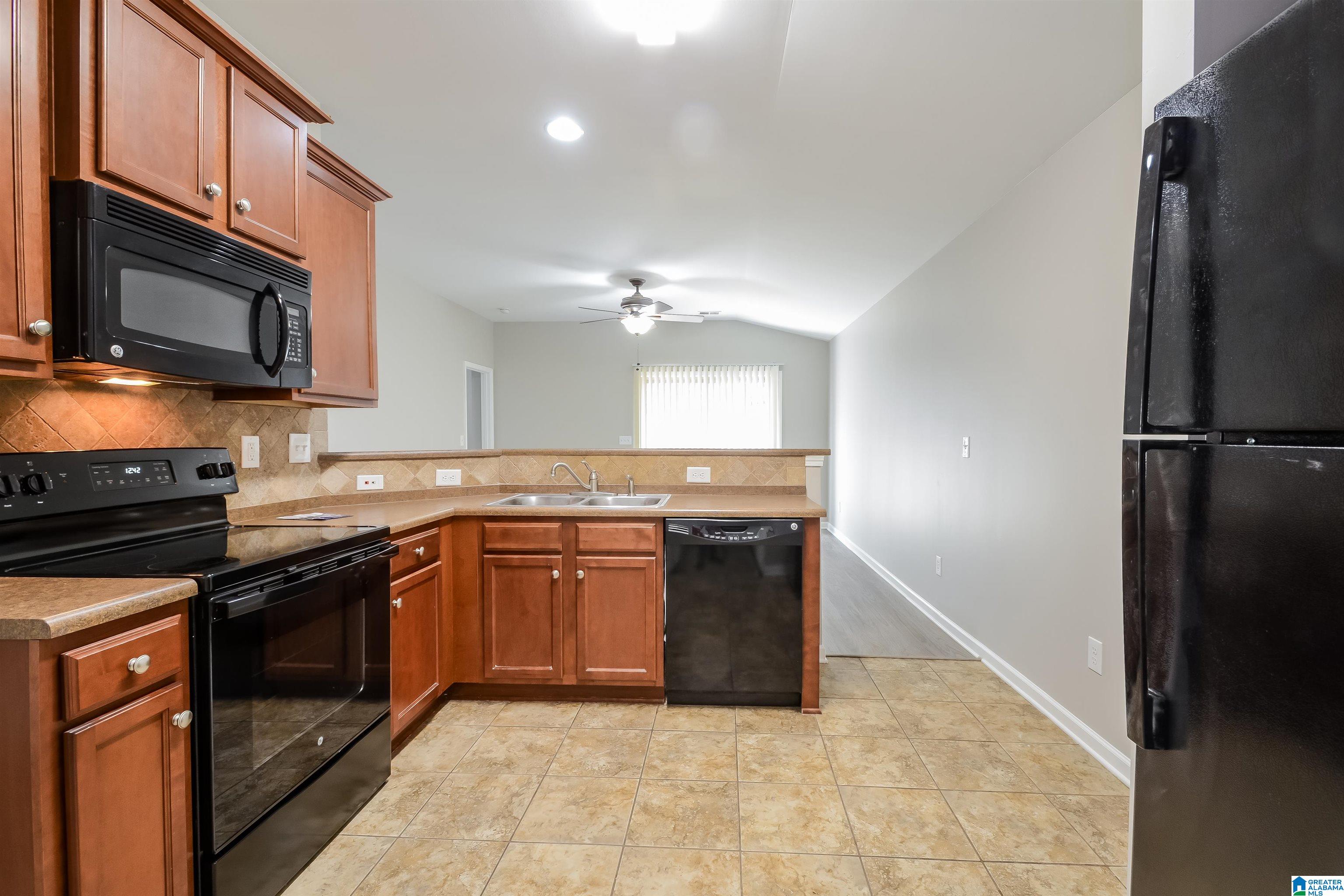 155 Briar Ridge Lane Odenville, AL 35120 - Photo 4 of 16