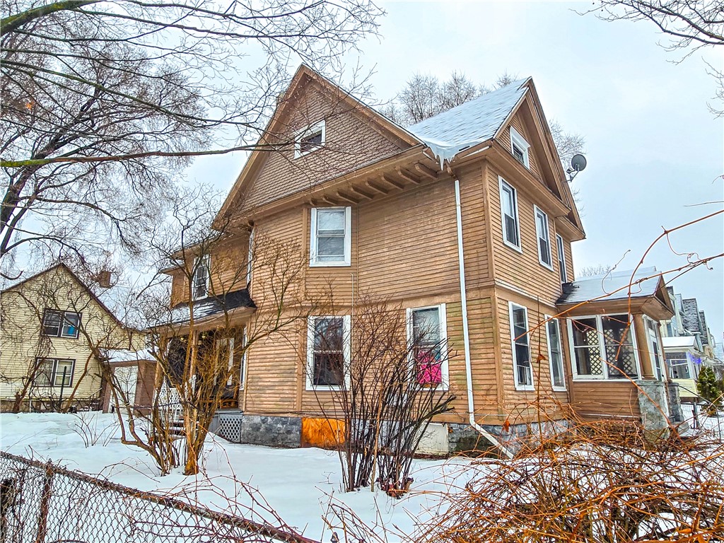 211 Parsells Avenue Rochester, NY 14609 - Photo 3 of 16