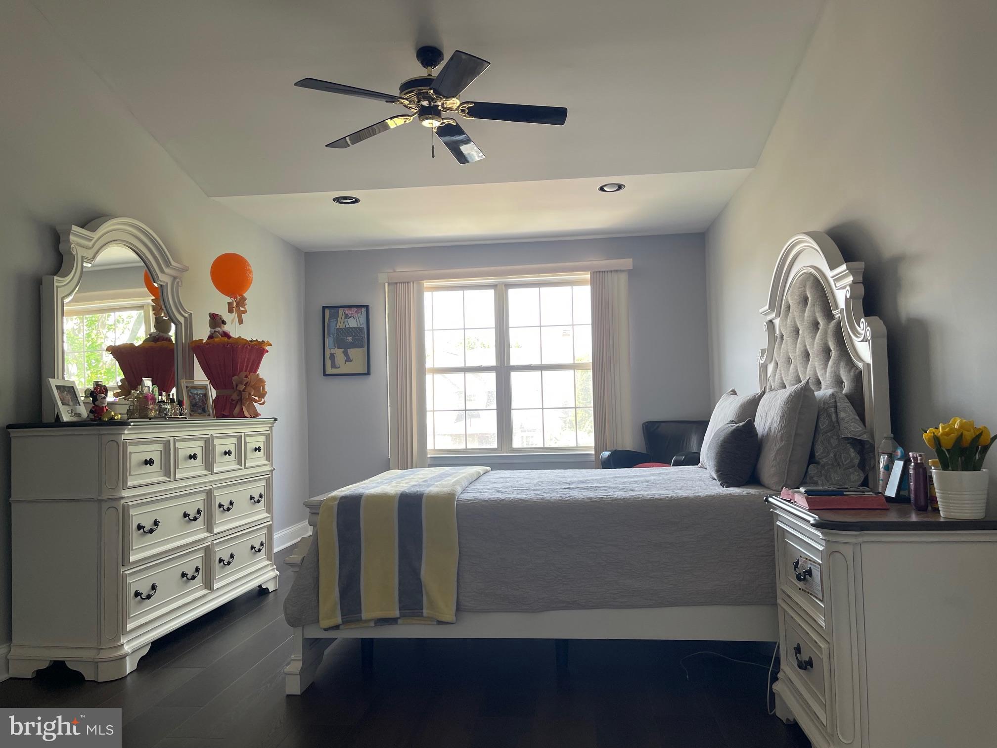 102 Springcress Drive Delran, NJ 08075 - Photo 29 of 50 a bedroom with a bed and a dresser