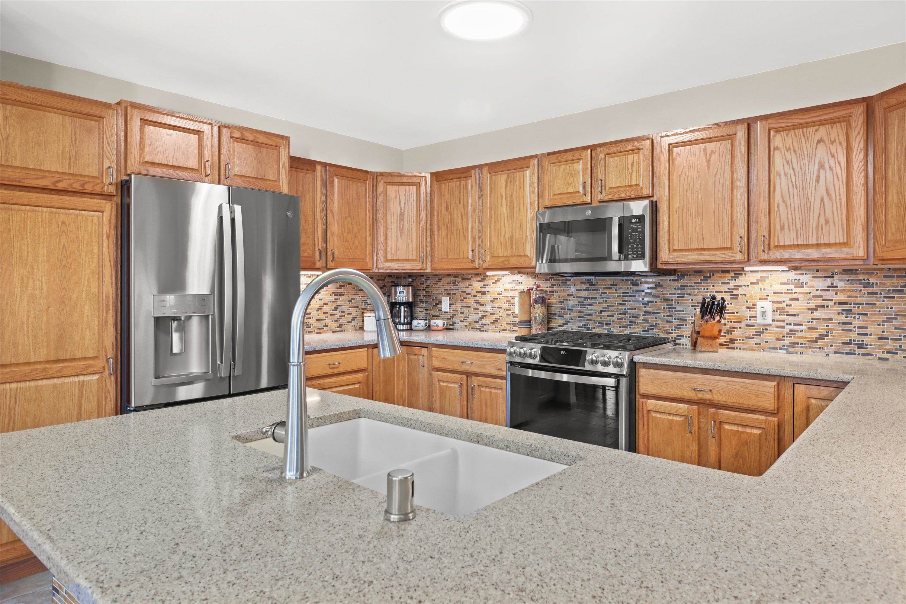 5603 Calico Drive Madison, WI 53718 - Photo 2 of 33