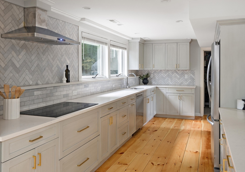91 Glenellen Road Boston, MA 02132 - Photo 3 of 29 Gallery Image 3
