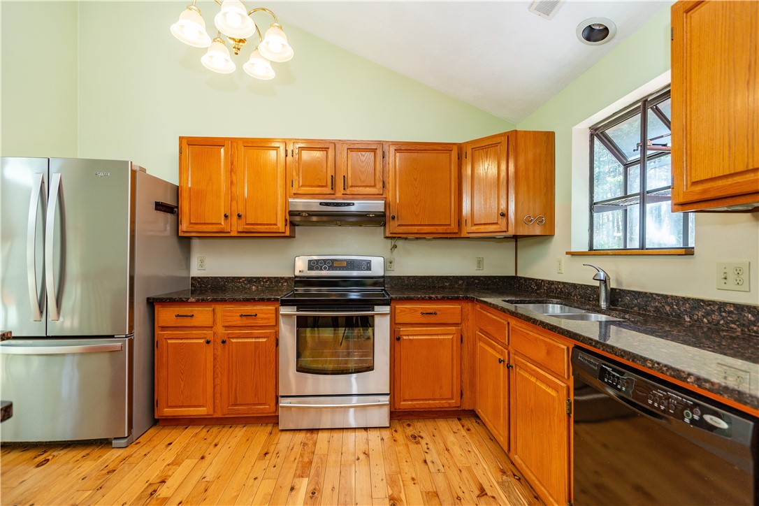 173 Whaley Hollow Road Coventry, RI 02816 - Photo 11 of 50 Gallery Image 11