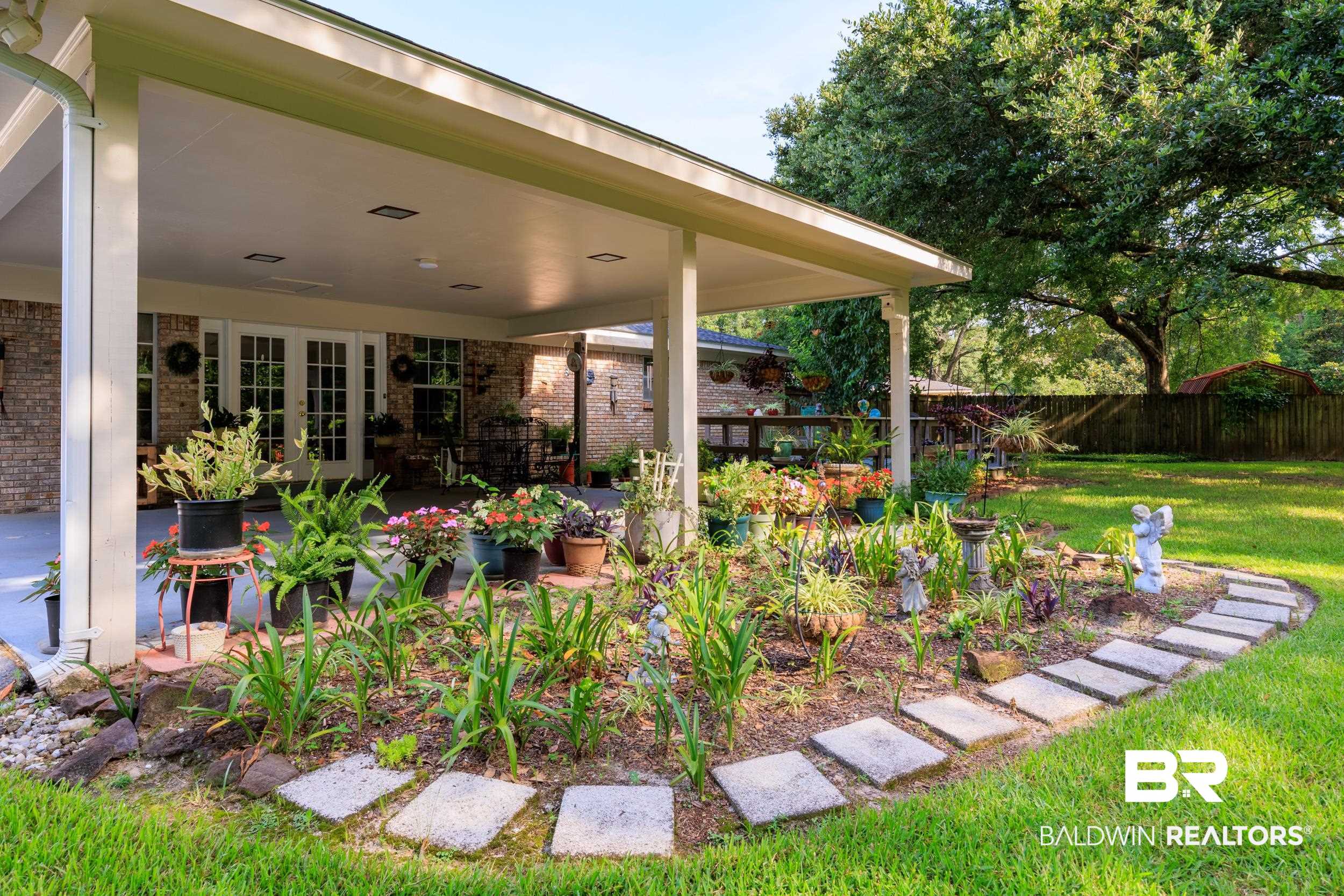 1367 Spring Valley Court Mobile, AL 36693 - Photo 19 of 29 Yard