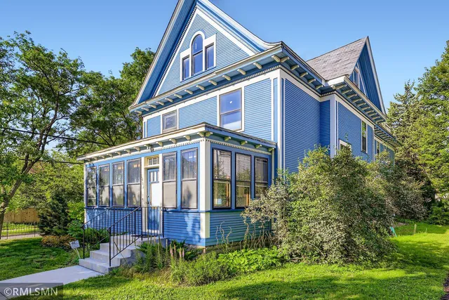 $569,999 | 1401 North Fremont Avenue, Minneapolis, MN 55411