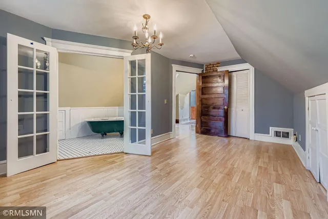 $569,999 | 1401 North Fremont Avenue, Minneapolis, MN 55411