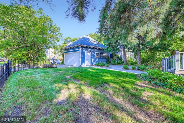 $569,999 | 1401 North Fremont Avenue, Minneapolis, MN 55411