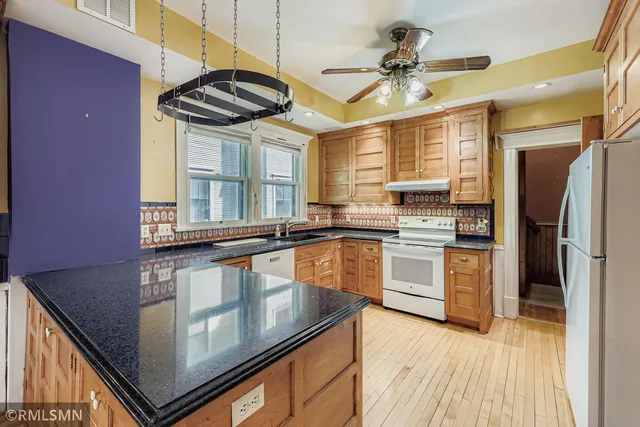 $569,999 | 1401 North Fremont Avenue, Minneapolis, MN 55411