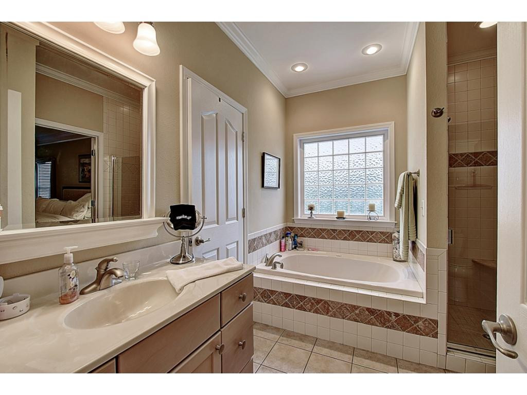 130 W Road Gray, TN 37615 - Photo 22 of 36 2nd Master Bath