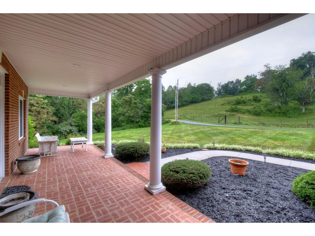 130 W Road Gray, TN 37615 - Photo 33 of 36 Front Porch View
