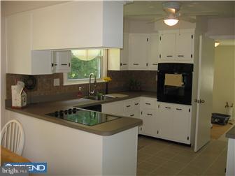 828 Hilltop Road Cinnaminson, NJ 08077 - Photo 3 of 8
