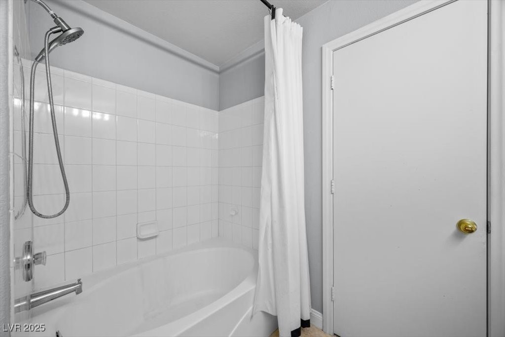 2152 Quarry Ridge Street, Unit 207 Las Vegas, NV 89117 - Photo 24 of 37 Full bathroom featuring shower / bath combo