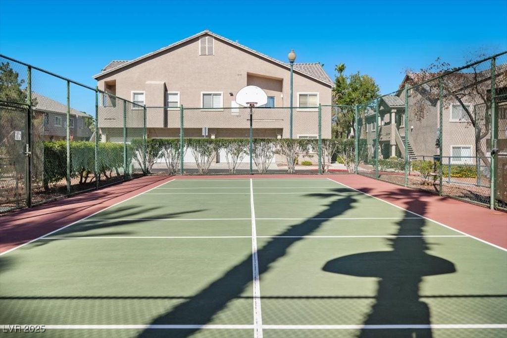 2152 Quarry Ridge Street, Unit 207 Las Vegas, NV 89117 - Photo 34 of 37 View featuring community basketball court