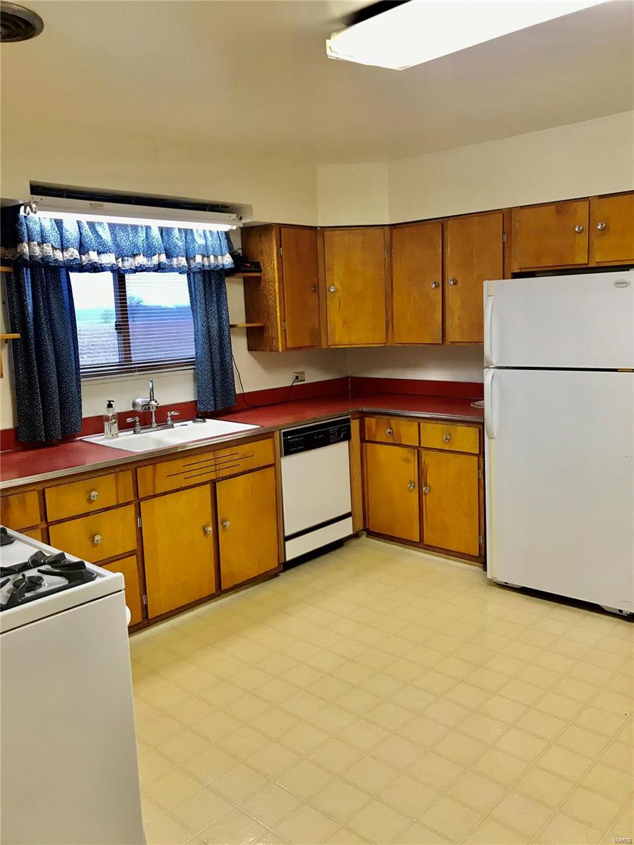 8307 Highway 159 Dorsey, IL 62021 - Photo 6 of 15 Gallery Image 6