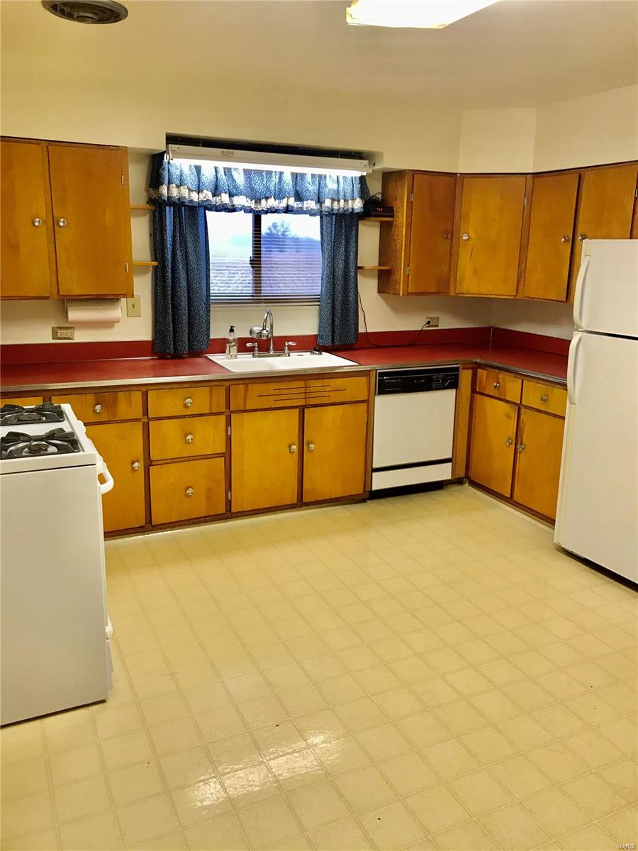8307 Highway 159 Dorsey, IL 62021 - Photo 7 of 15 Gallery Image 7
