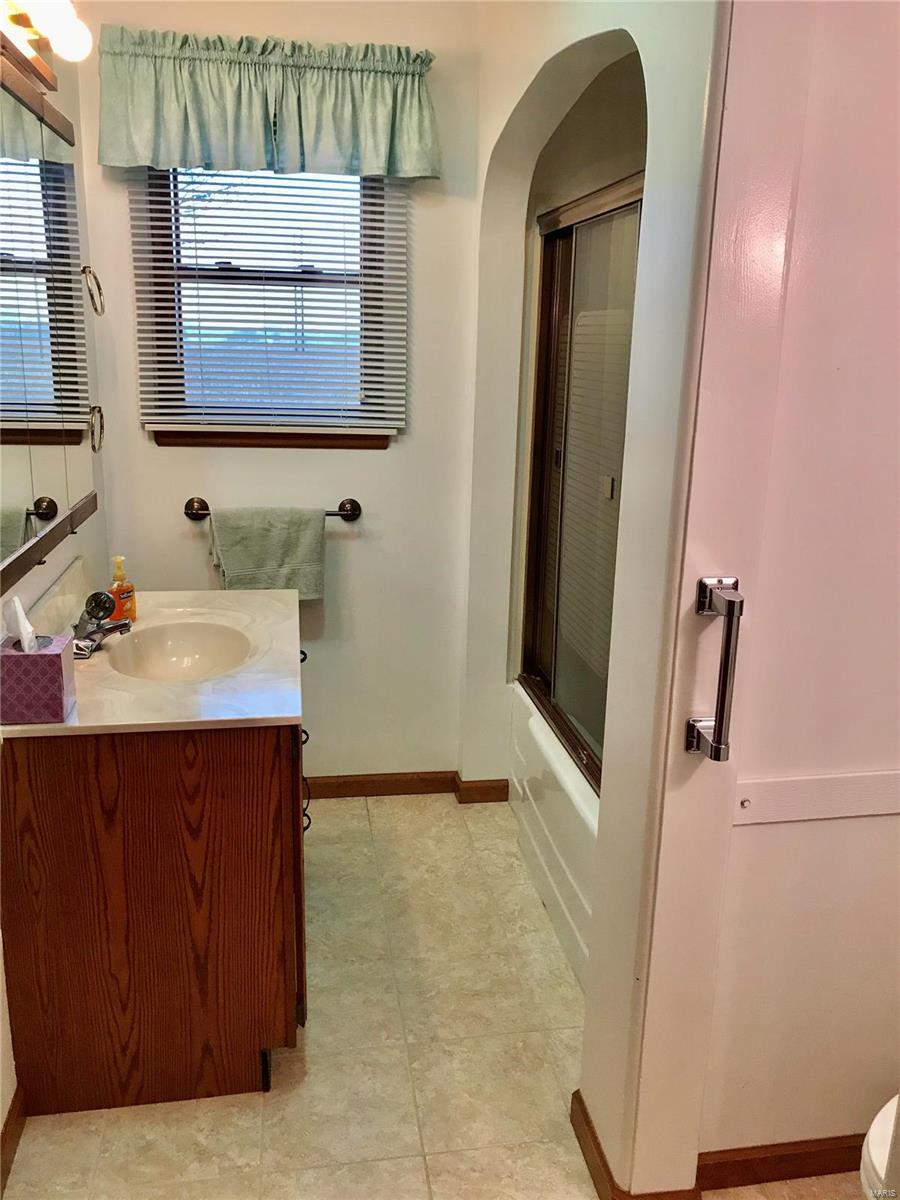 8307 Highway 159 Dorsey, IL 62021 - Photo 9 of 15 Gallery Image 9