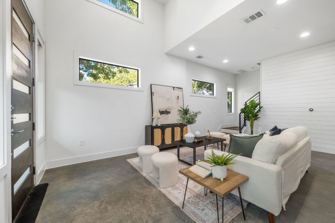 1118 Algarita Avenue, Unit 1 Austin, TX 78704 - Photo 7 of 26 a living room with furniture and a potted plant