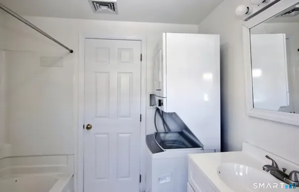 $3,695 | 16 Haviland Street, Unit B, Norwalk, CT 06854