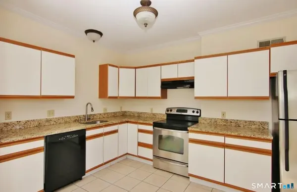 $3,695 | 16 Haviland Street, Unit B, Norwalk, CT 06854