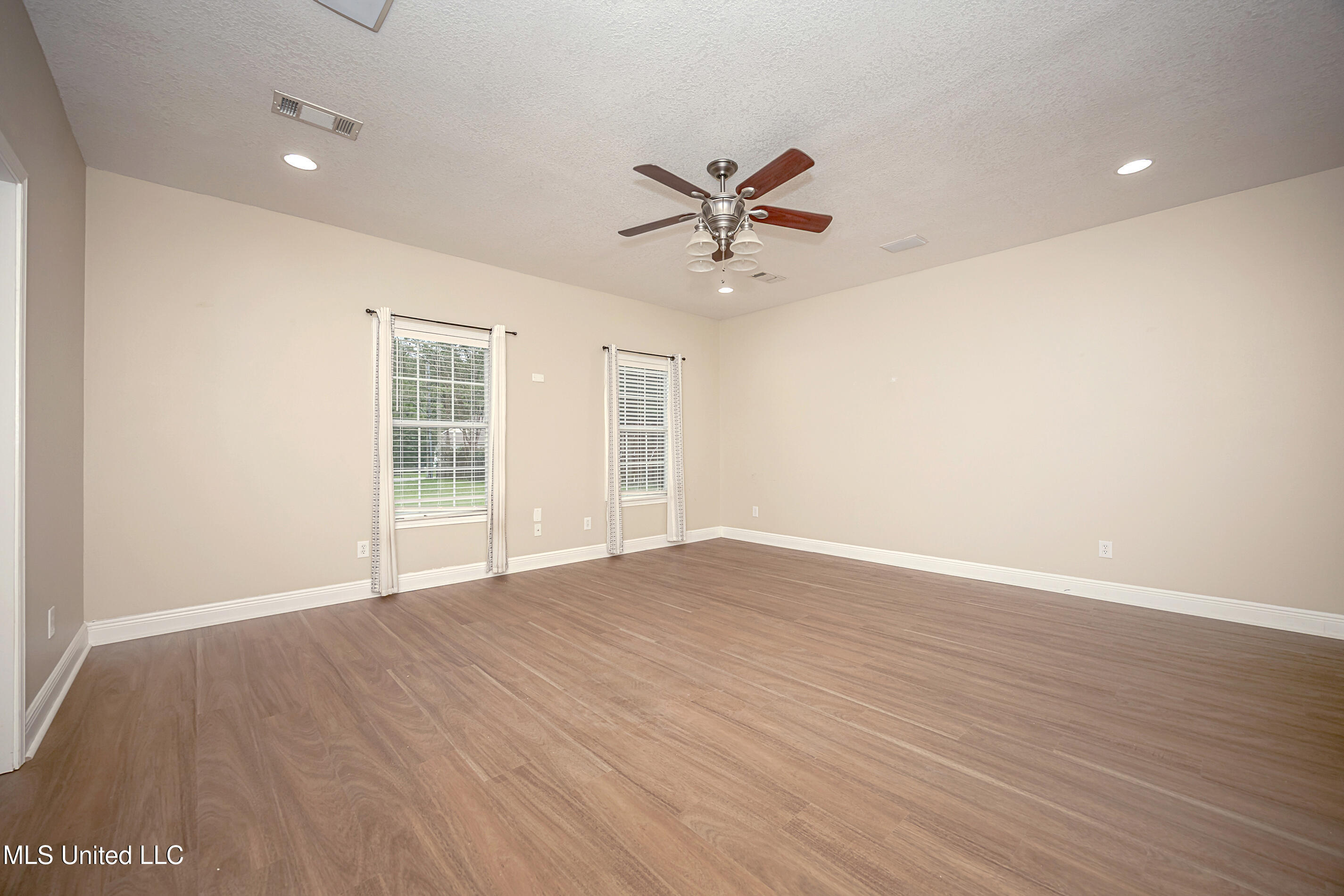 8002 Martin Bluff Road Gautier, MS 39553 - Photo 6 of 34 IMG_1357