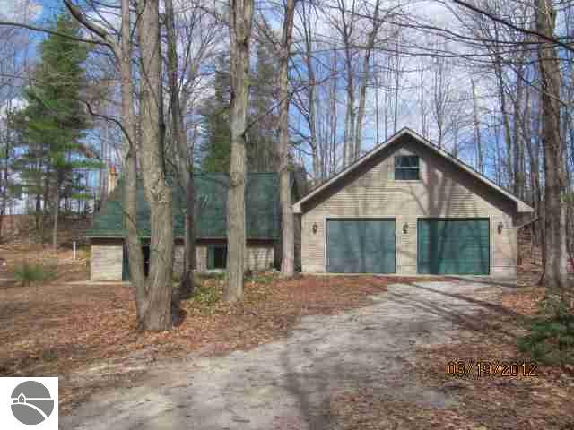 8391 East Fouch Road Traverse City, MI 49684 - Photo 3 of 25 1734128-2.JPG