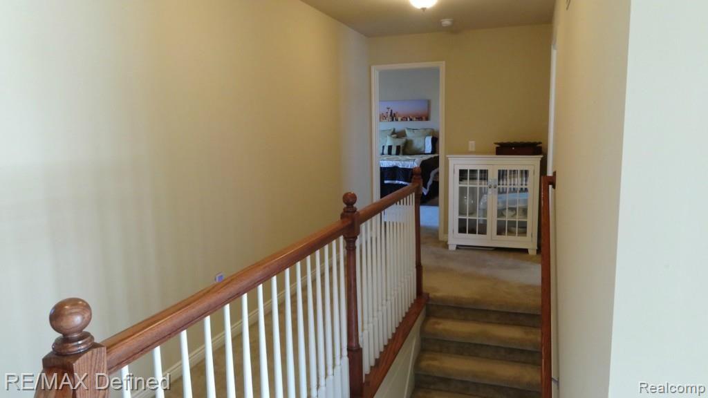 3254 Fantail Drive Rochester, MI 48309 - Photo 29 of 46 Upper Hallway view 1