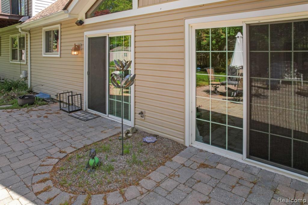 2460 Lakena Road West Bloomfield, MI 48324 - Photo 35 of 53