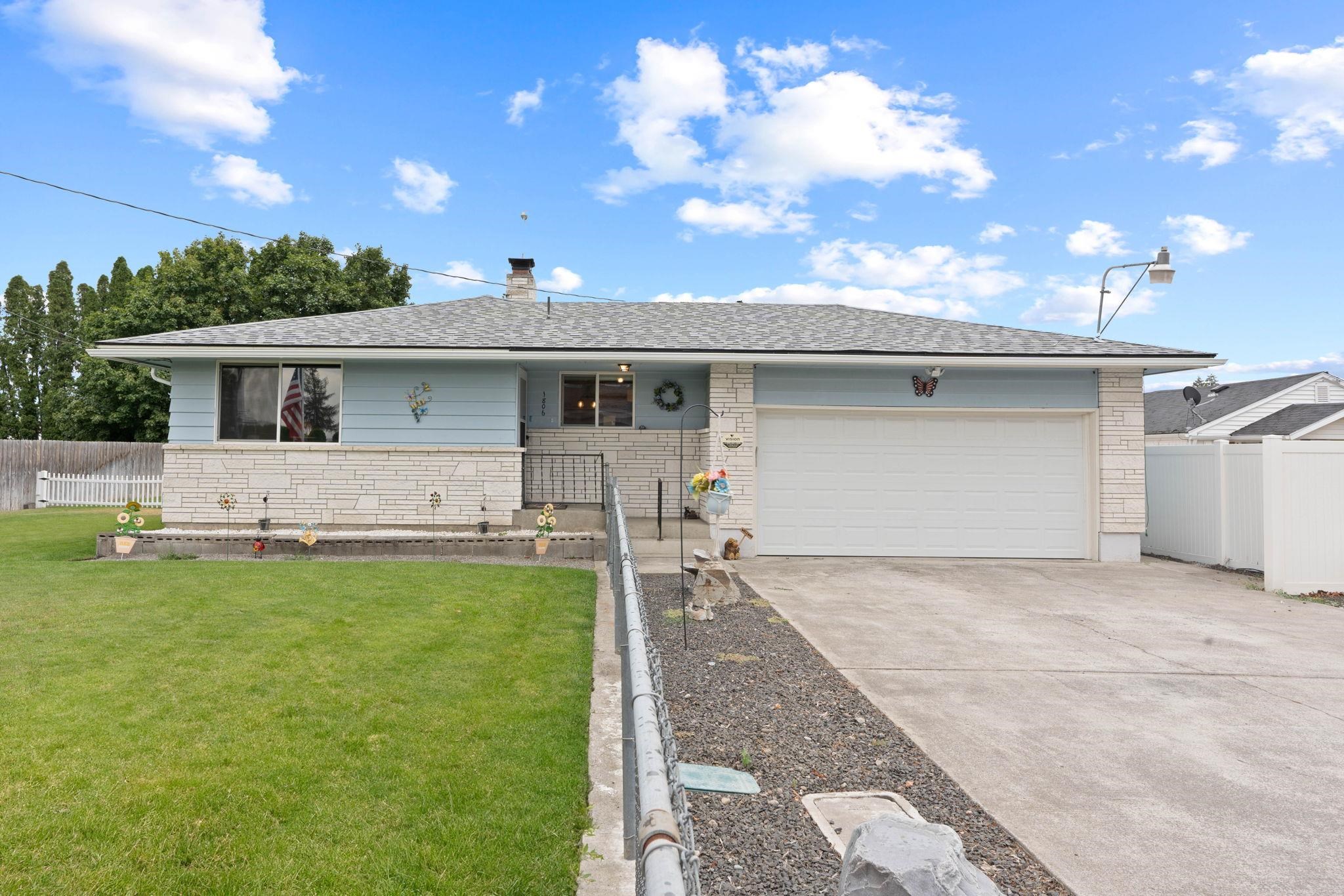 1806 North Locust Road Spokane Valley, WA 99206 - Photo 1 of 40