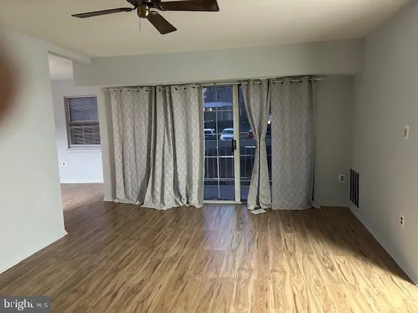 $2,300 | 1923 Wilson Lane, Unit 201, McLean, VA 22102