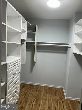 $2,300 | 1923 Wilson Lane, Unit 201, McLean, VA 22102