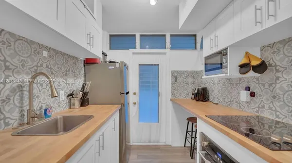 $1,700 | 1400 Pennsylvania Avenue, Unit 15, Miami Beach, FL 33139