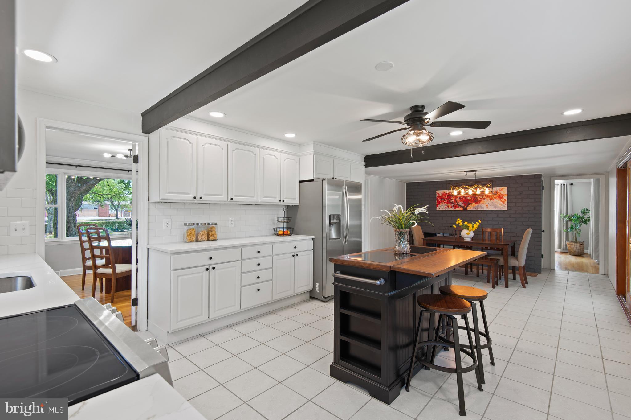 264 East Padonia Road Cockeysville, MD 21030 - Photo 11 of 49 Kitchen with Quartz Countertops