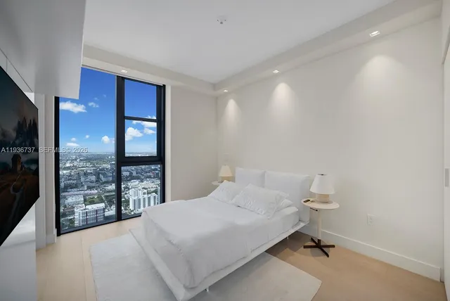 $3,850,000 | 700 Northeast 24th Street, Unit 5207, Miami, FL 33137