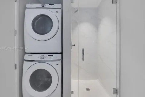a close up view of a washer and dryer