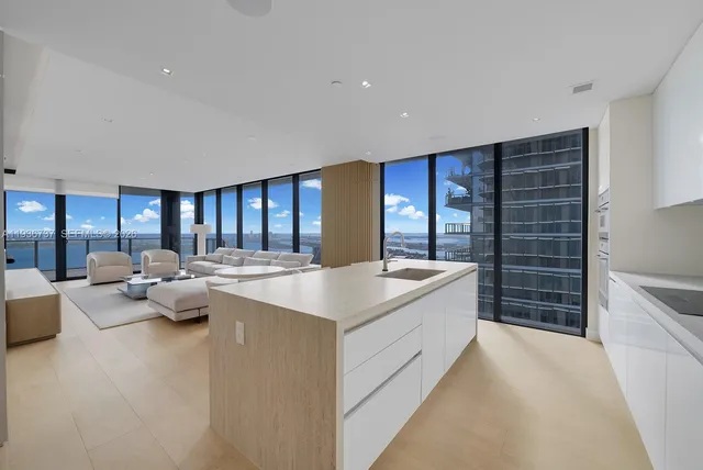 $3,850,000 | 700 Northeast 24th Street, Unit 5207, Miami, FL 33137
