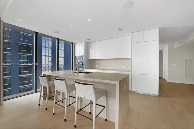 $3,850,000 | 700 Northeast 24th Street, Unit 5207, Miami, FL 33137