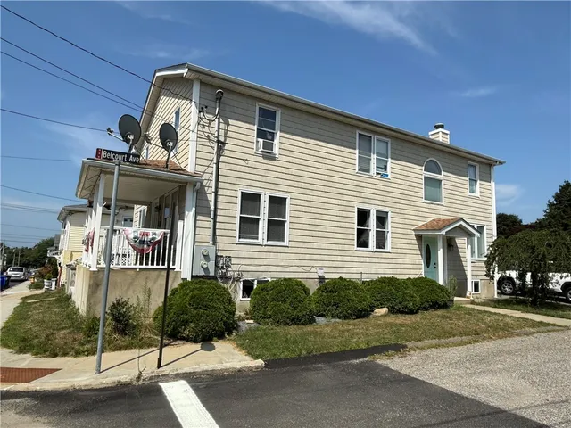 $2,500 | 313 State Street, Bristol, RI 02809
