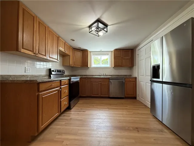 $2,500 | 313 State Street, Bristol, RI 02809