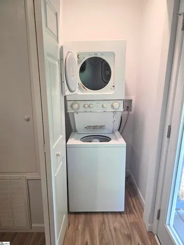 $1,300 | 109 2nd Street, Unit 1, Greenville, SC 29605